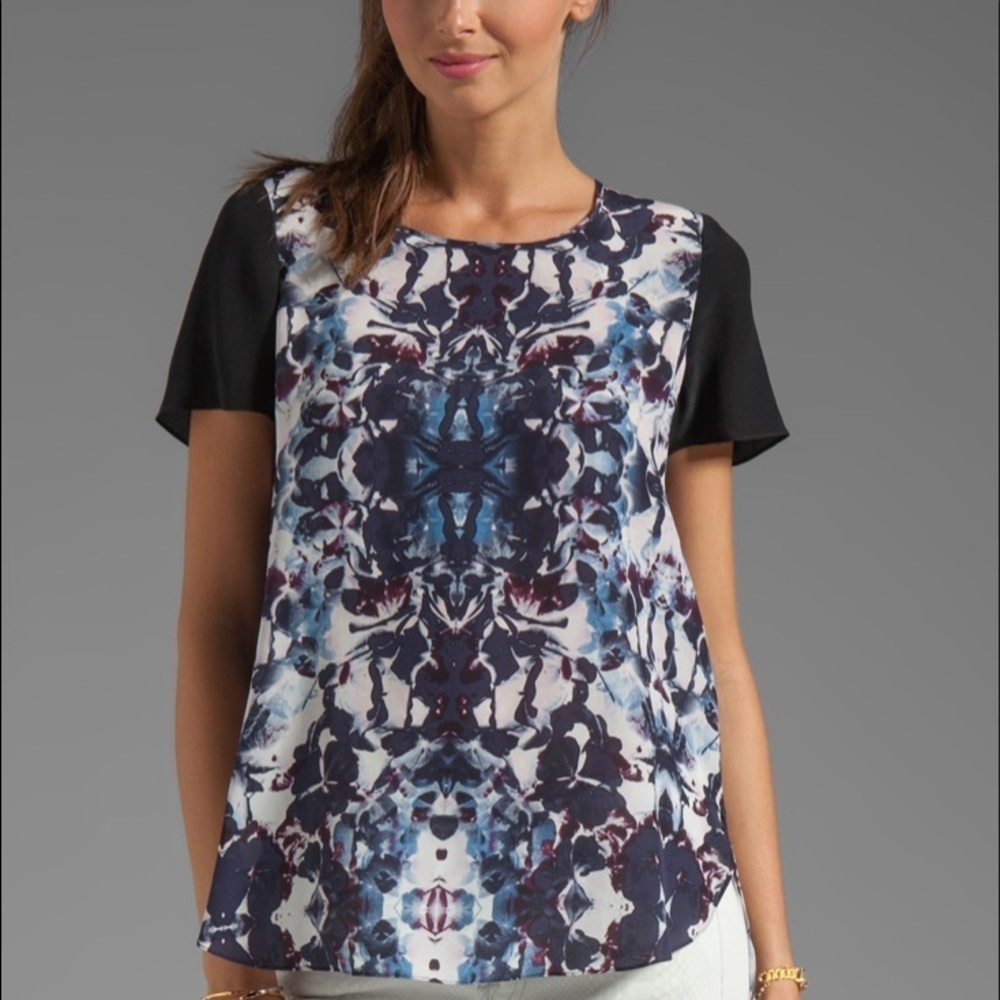 CYNTHIA ROWLEY Blue Floral Tee Size Small
